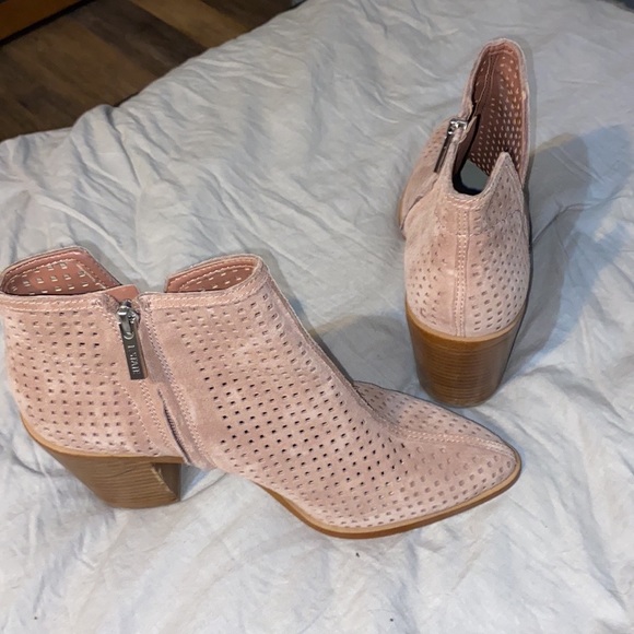 Booties in a pretty pale rose pink! - Picture 3 of 6